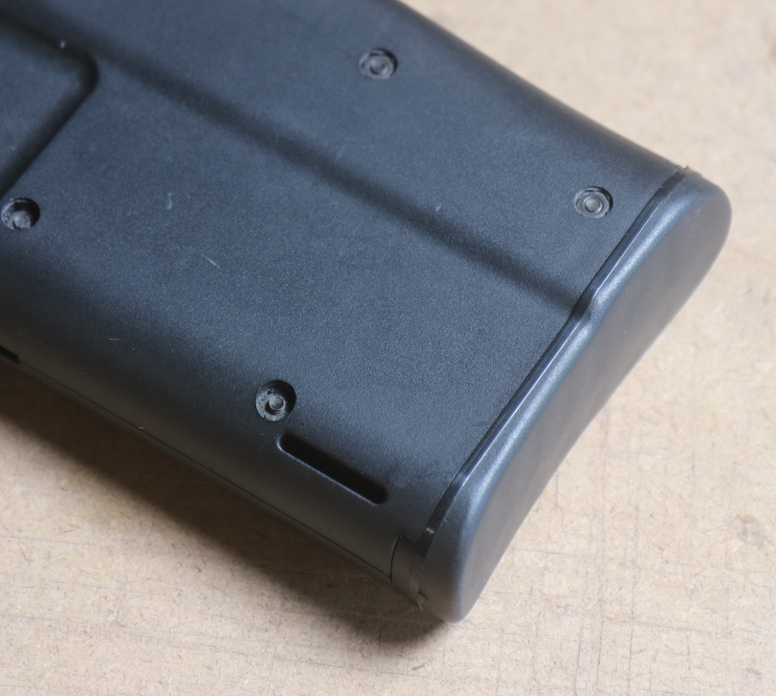 FN P90 bullpup showing it has no conventional sling points